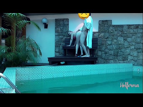 ❤️ Chefe convida criada para a piscina, mas não conseguiu resistir a um ️❌ Sexo de qualidade em nós ❌❤
