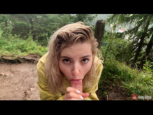 ❤️ Rapariga engole o esperma depois de um broche público - Eva Elfi ️❌ Sexo de qualidade em nós ❌❤